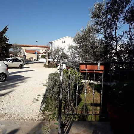 Three Lions Number 2 Lejlighed