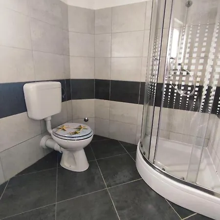 Three Lions Number 2 *