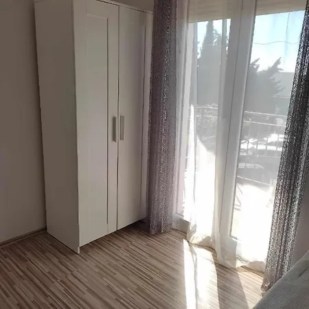 شقة Three Lions Number 2 *