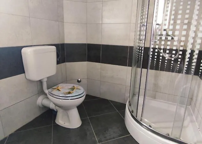 Three Lions Number 2 *