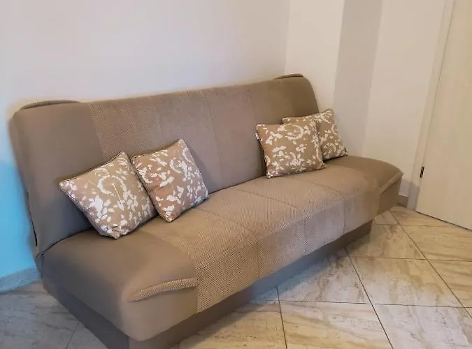 Three Lions Number 2 普拉