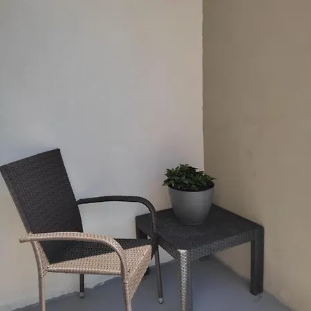 Three Lions Number 2 Apartment