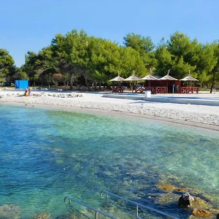 Three Lions Number 2 Apartment Pula