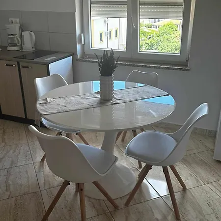 Appartement Three Lions Number 2 *