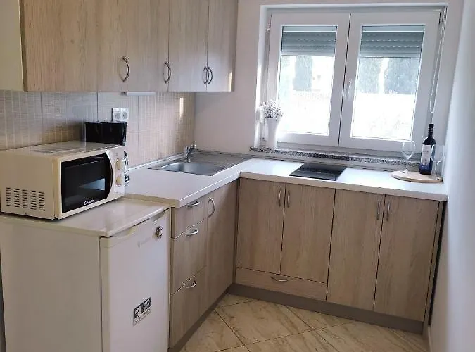 Three Lions Number 2 Apartment Pula