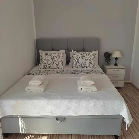 Appartement Three Lions Number 2 *