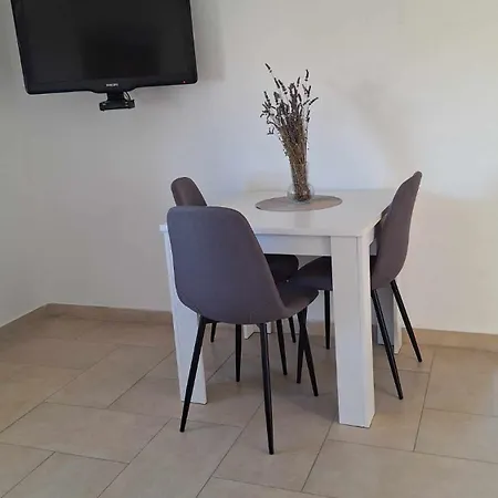 Appartement Three Lions Number 2 *