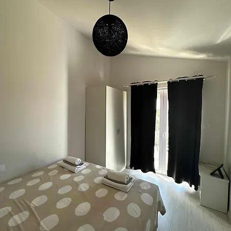 Appartement Three Lions Number 2 *