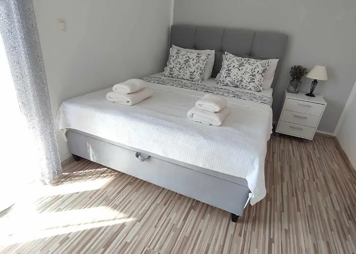 Three Lions Number 2 Apartamento